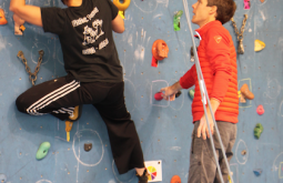 Image Atelier de pratique escalade, avec les formateurs du groupe « escalade » de l'académie de Créteil